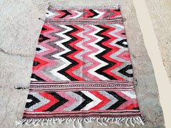 Chevron - 4 x 5.7 ft