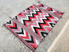Chevron - 4 x 5.7 ft