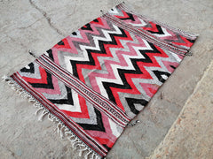 Chevron - 4 x 5.7 ft